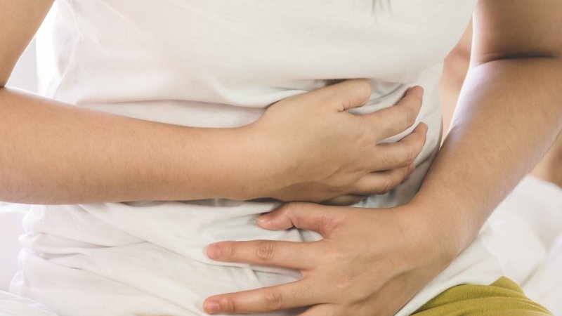 7 Signs of an Unhealthy Gut (and How to Improve Digestive Health Naturally)